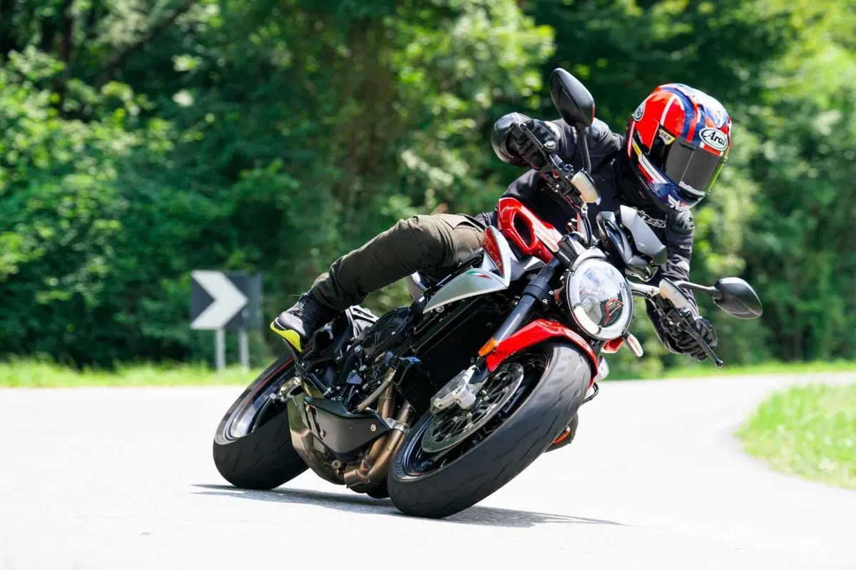 MV Agusta Brutale 800 Ottantesimo (8)