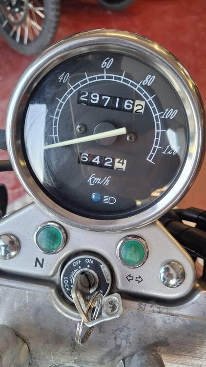 Suzuki Marauder GZ 125 (1998 - 03) (3)