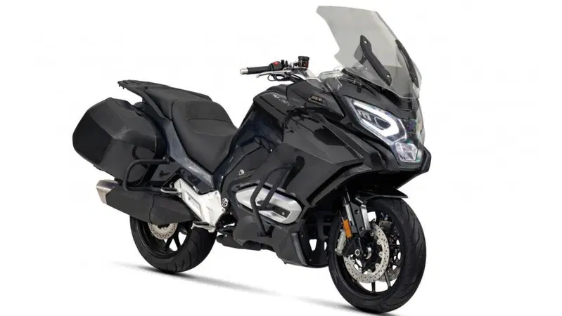 Dalle retr&ograve; alle touring: Mash cambia rotta con la nuova GT 750. La nuova sfida del marchio francese