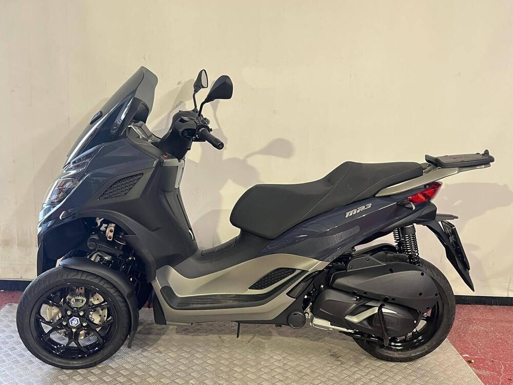 Piaggio MP3 310 (2025) (2)