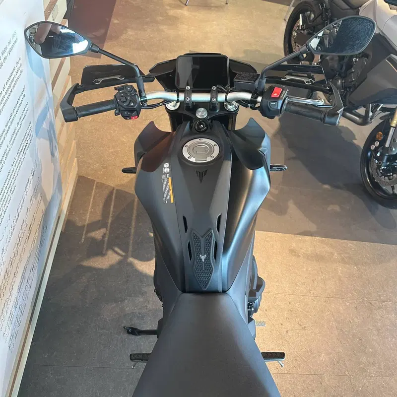 Yamaha MT-07 Y-AMT (2025 - 26) (3)