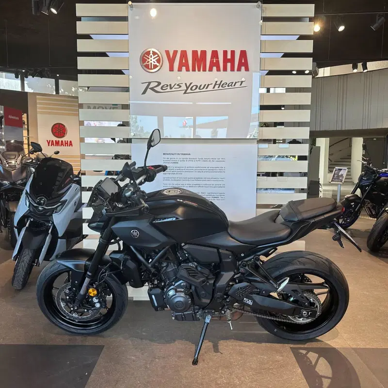 Yamaha MT-07 Y-AMT (2025 - 26) (7)
