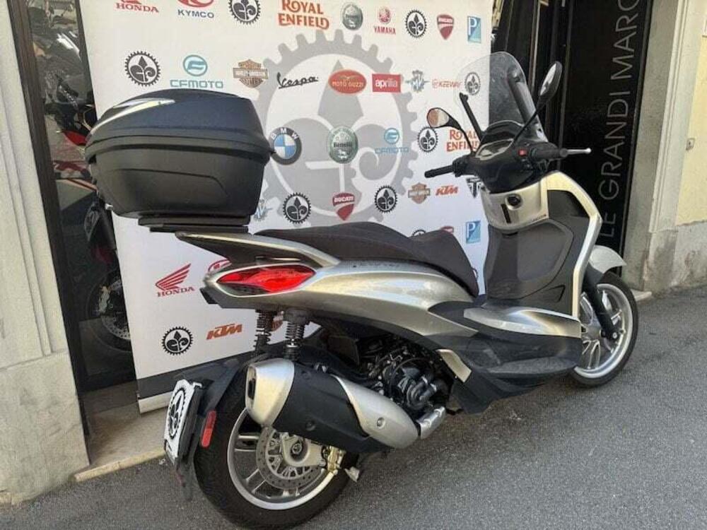 Piaggio Beverly 300 ABS-ASR (2021 - 25) (3)