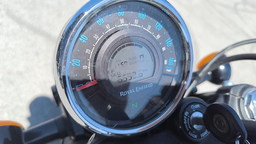 Royal Enfield Meteor 350 Fireball (2021 - 25) (2)