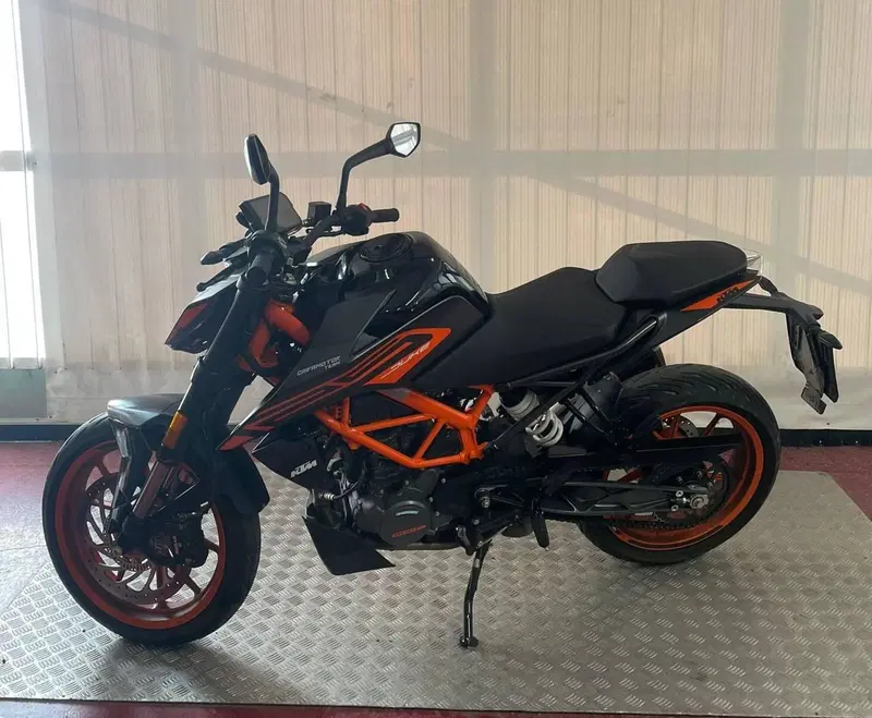 KTM 125 Duke (2021 - 23) (2)