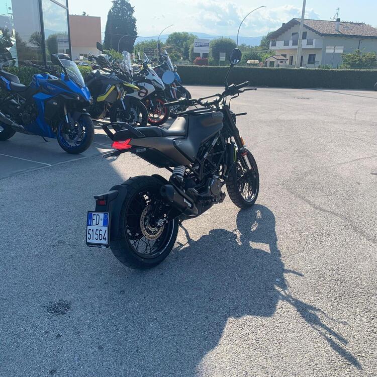 Husqvarna Svartpilen 125 (2021 - 23) (3)