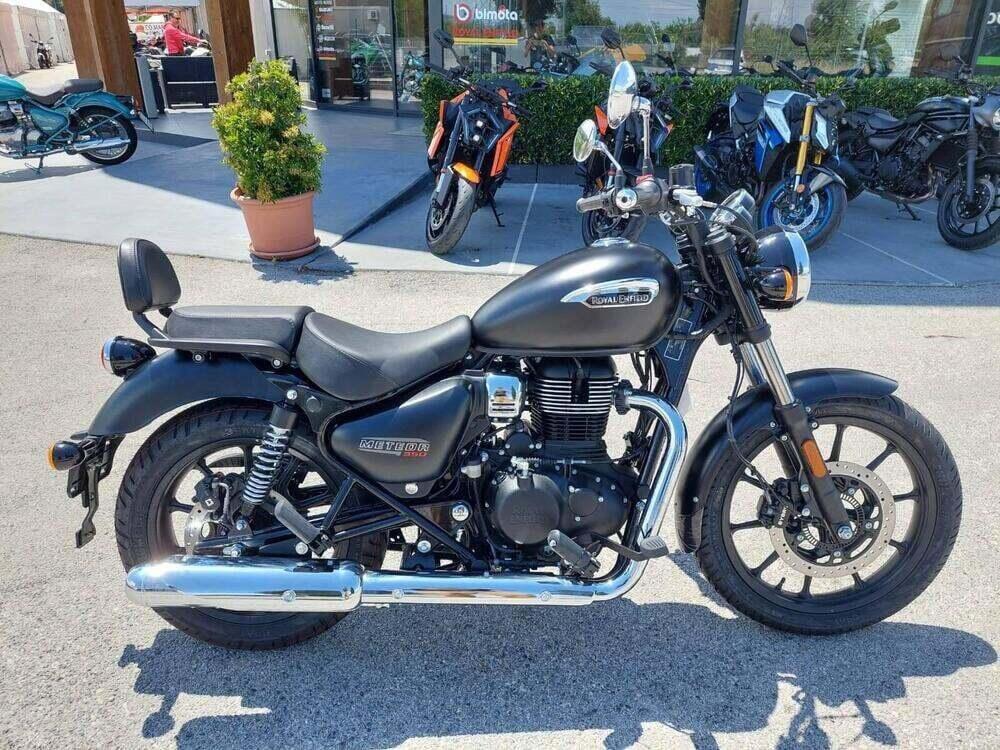 Royal Enfield Meteor 350 Aurora (2024 - 25) (2)