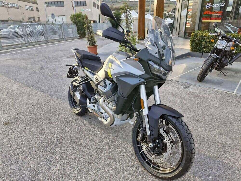 Moto Guzzi Stelvio (2024 - 25) (4)