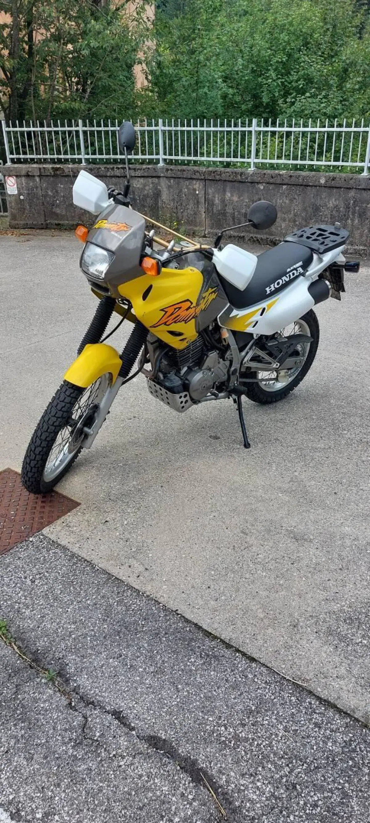 Honda NX 650 DOMINATOR (6)