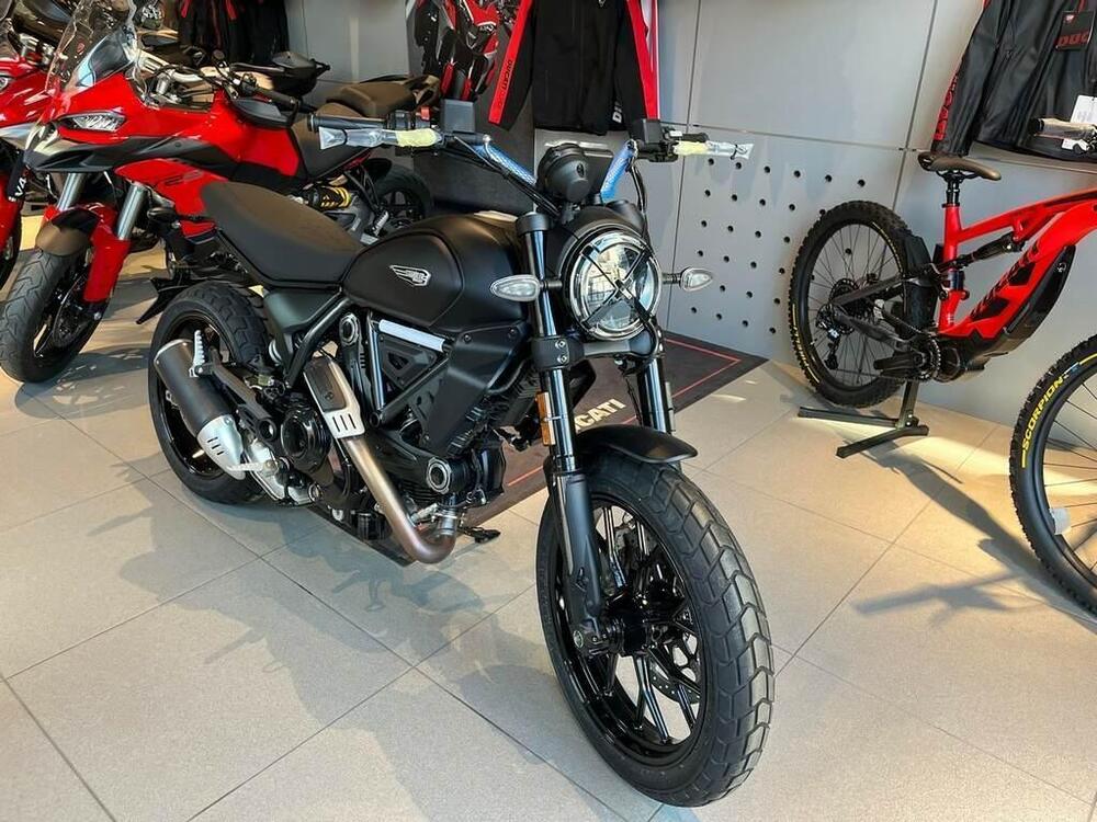 Ducati Scrambler 800 Icon Dark (2025) (2)