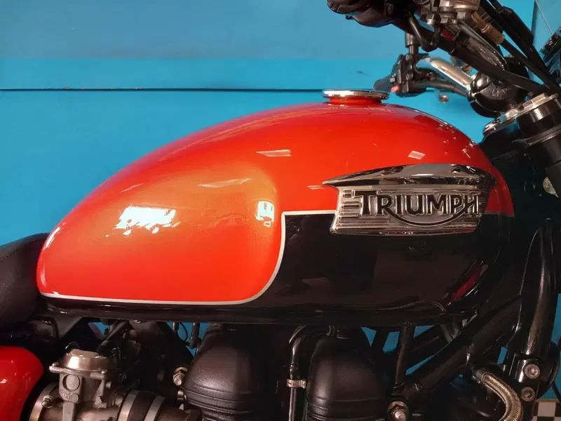 Triumph Bonneville SE (2009 - 13) (8)