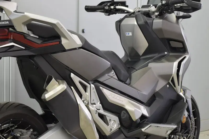 Honda X-ADV 750 (2017) (6)