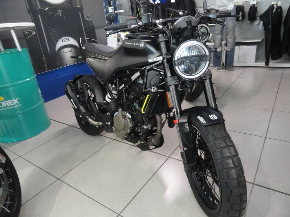 Husqvarna Svartpilen 125 (2021 - 23) (2)