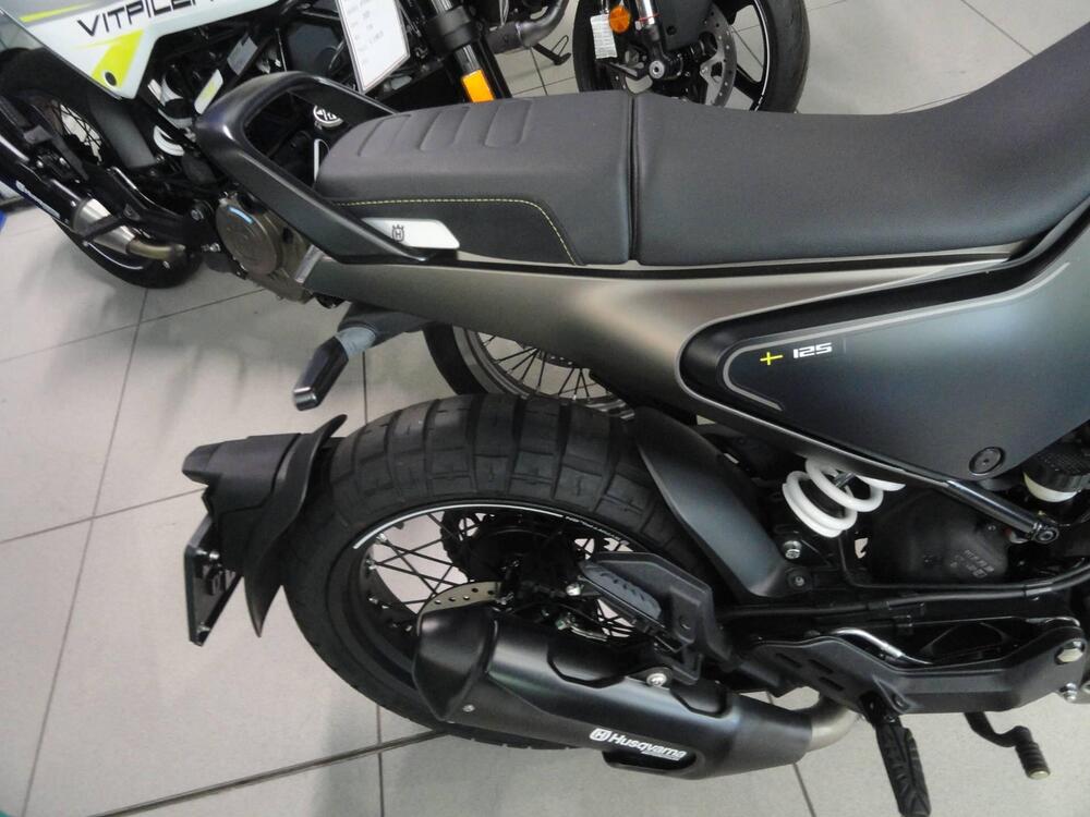 Husqvarna Svartpilen 125 (2021 - 23) (4)