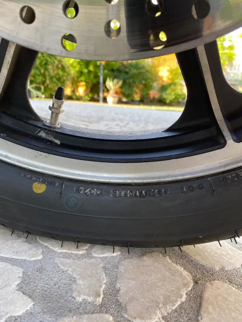 Kawasaki Z1000 z1-R (9)