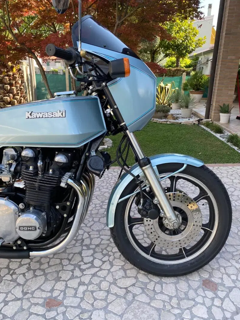 Kawasaki Z1000 z1-R (10)