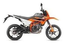 KTM 125 SMC R (2025) nuova