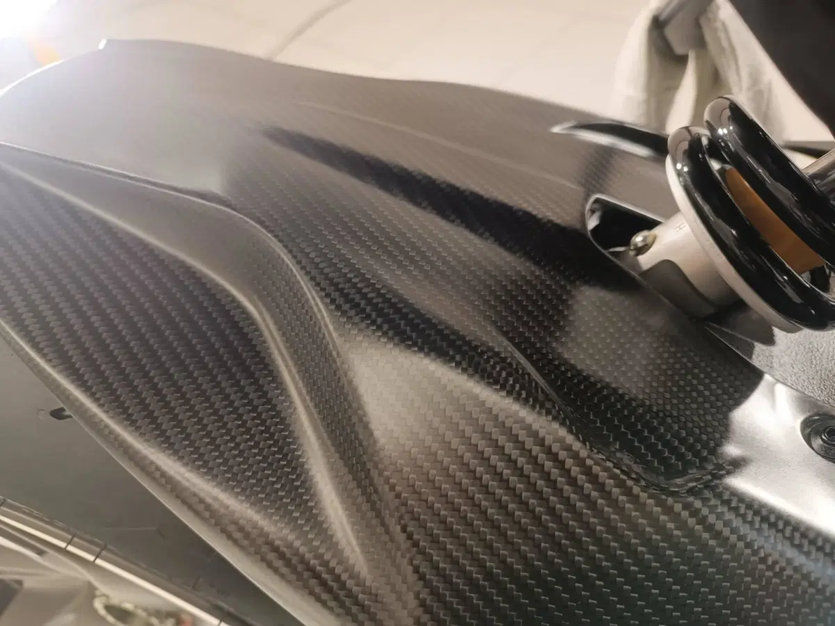 Ducati Diavel for Bentley (2024) (9)