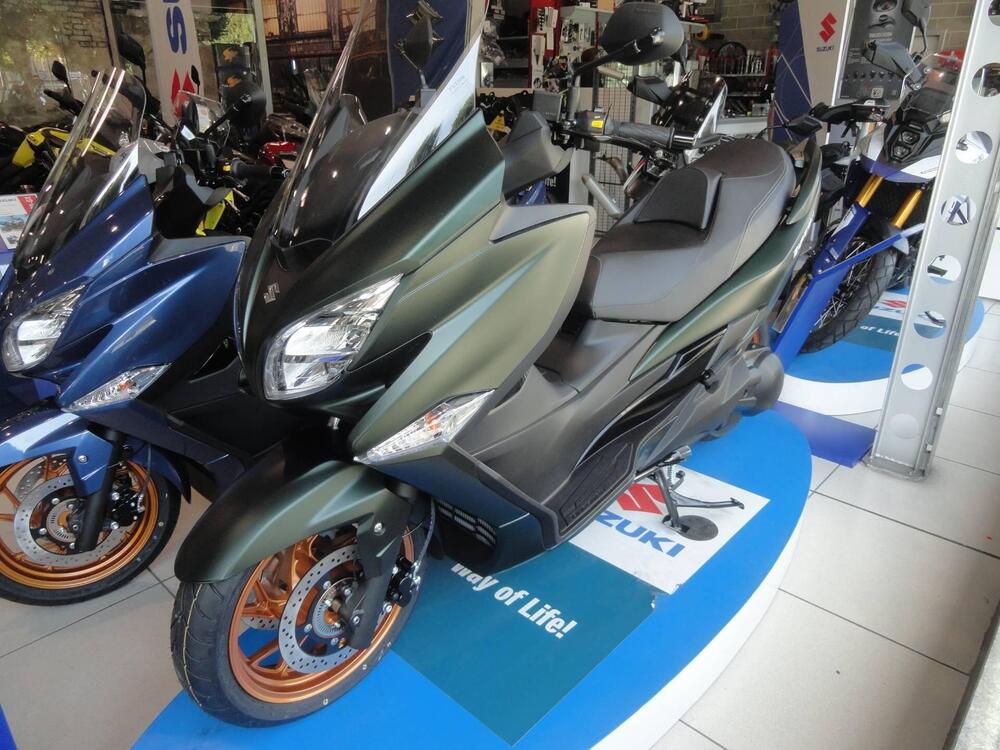 Suzuki Burgman 400 (2025)