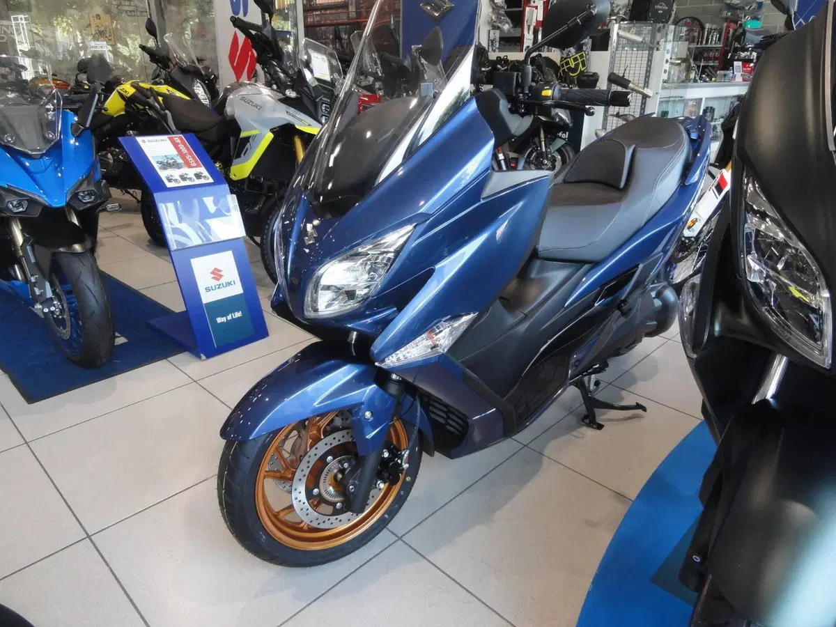 Suzuki Burgman 400 (2025 - 26) (2)