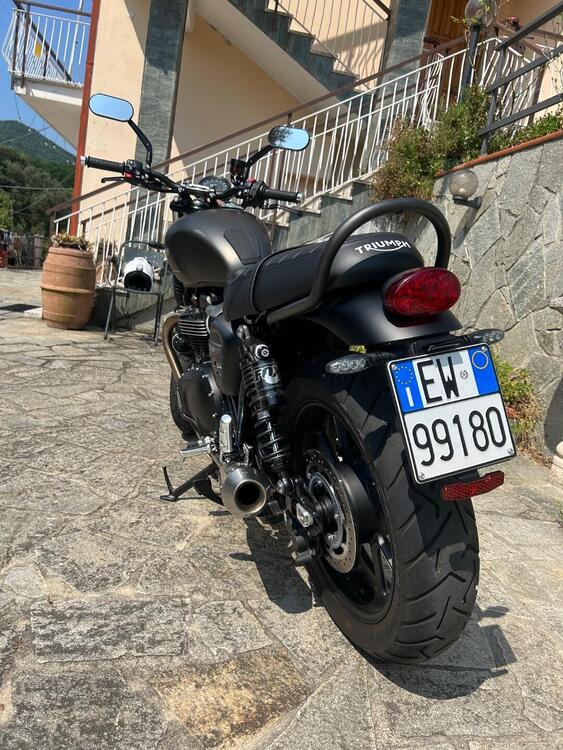 Triumph Street Twin 900 (2021 - 22) (4)