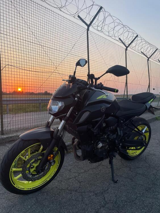 Yamaha MT-07 (2018 - 20) (2)