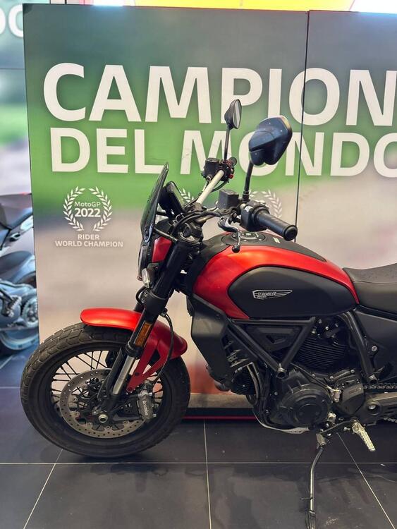 Ducati Scrambler 800 Icon Dark (2025)
