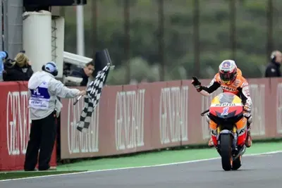 MotoGP 2025. GP di Austria. Casey Stoner torna su una MotoGP! Ma &egrave; solo una parata