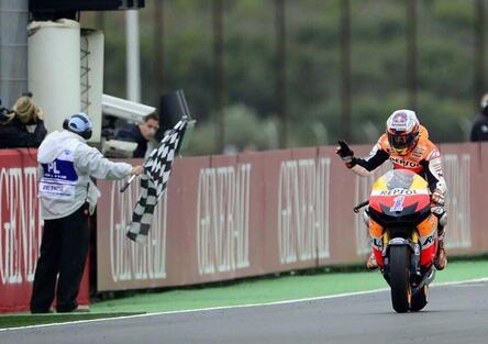 Casey Stoner torna su una MotoGP! Ma è solo una parata