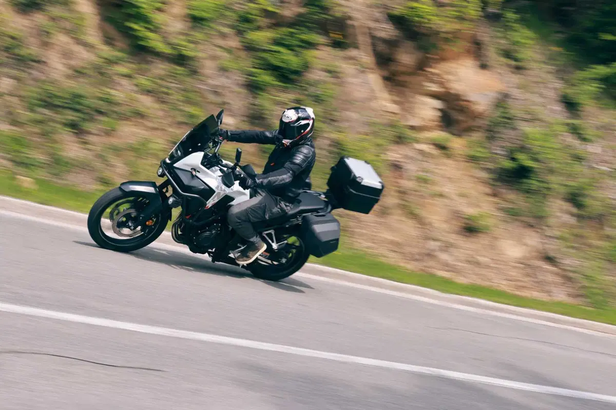 Honda NX500 vs X‑ADV 750 vs CB650R E-Clutch: A2 a confronto! (2)