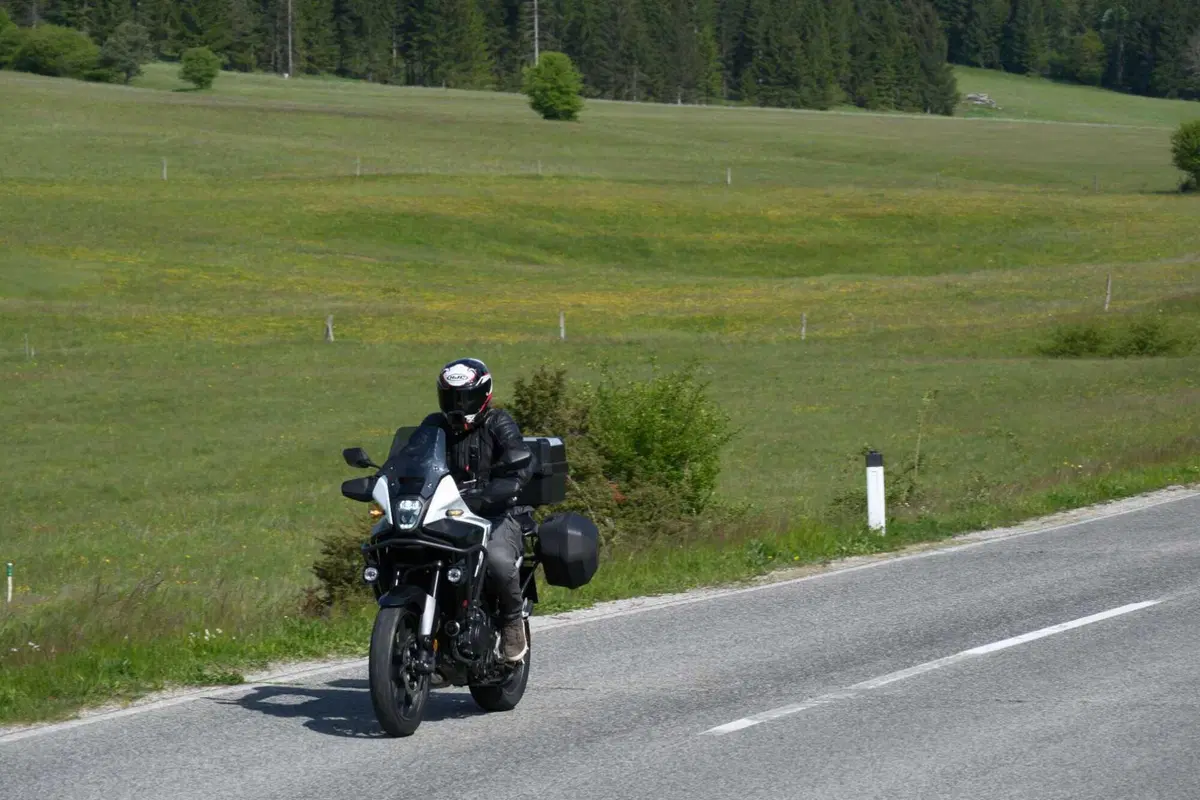 Honda NX500 vs X‑ADV 750 vs CB650R E-Clutch: A2 a confronto! (4)