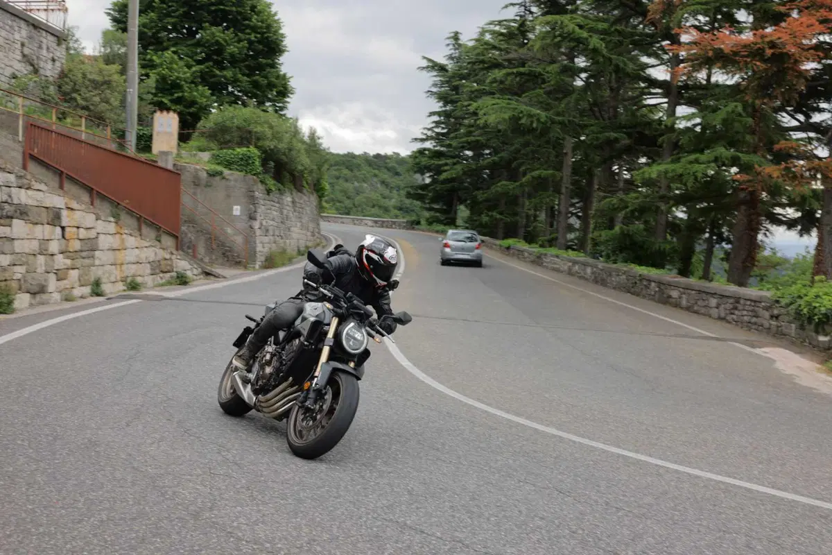 Honda NX500 vs X‑ADV 750 vs CB650R E-Clutch: A2 a confronto! (22)