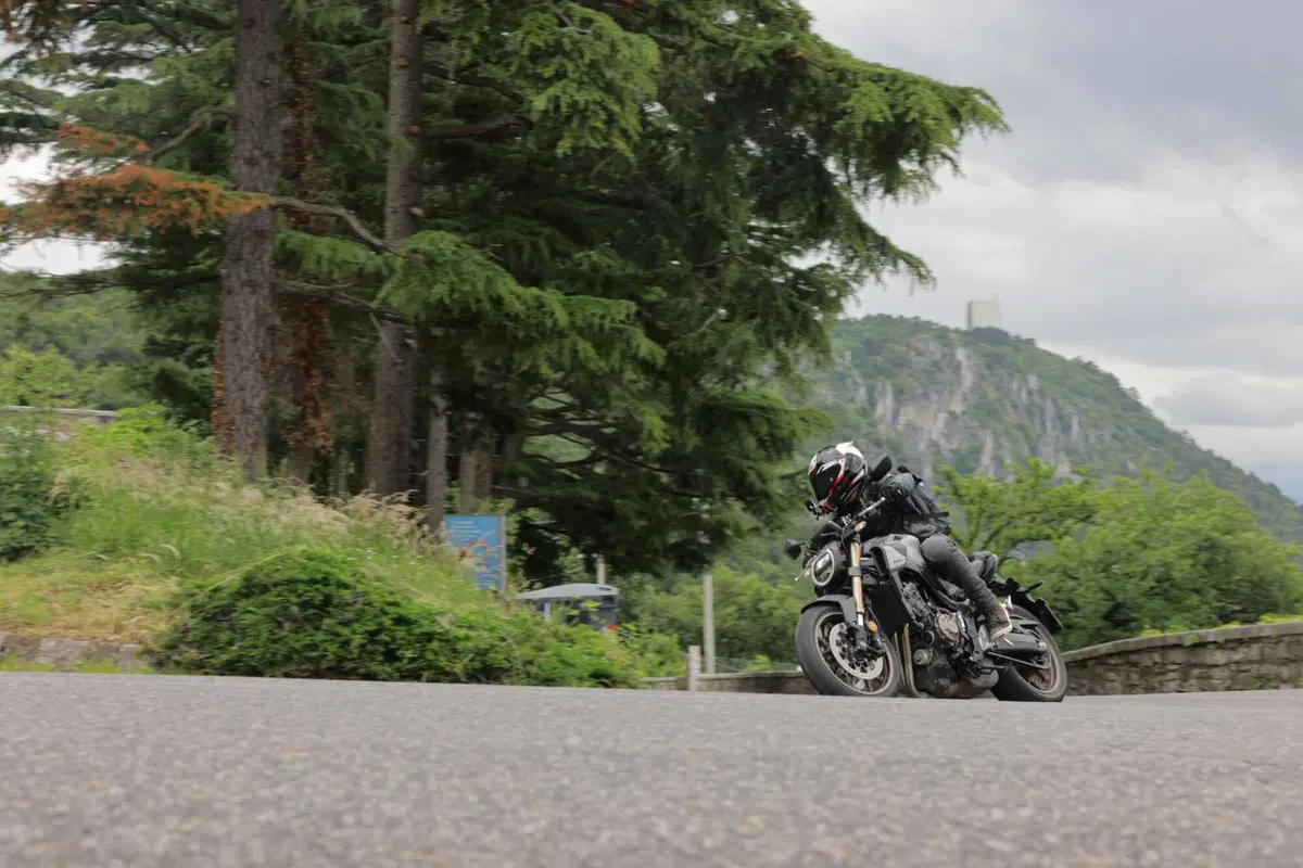 Honda NX500 vs X‑ADV 750 vs CB650R E-Clutch: A2 a confronto! (24)