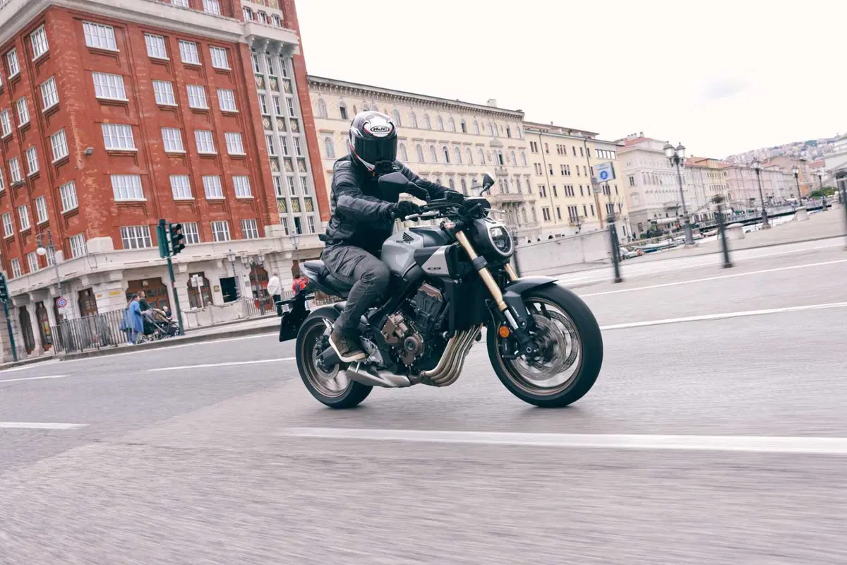 Honda NX500 vs X‑ADV 750 vs CB650R E-Clutch: A2 a confronto! Il test-viaggio che ti aiuta a scegliere [VIDEO E GALLERY] (2)