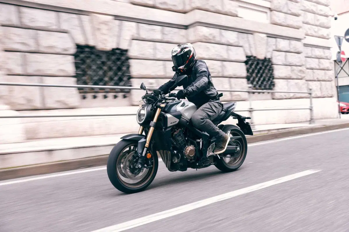 Honda NX500 vs X‑ADV 750 vs CB650R E-Clutch: A2 a confronto! Il test-viaggio che ti aiuta a scegliere [VIDEO E GALLERY] (9)