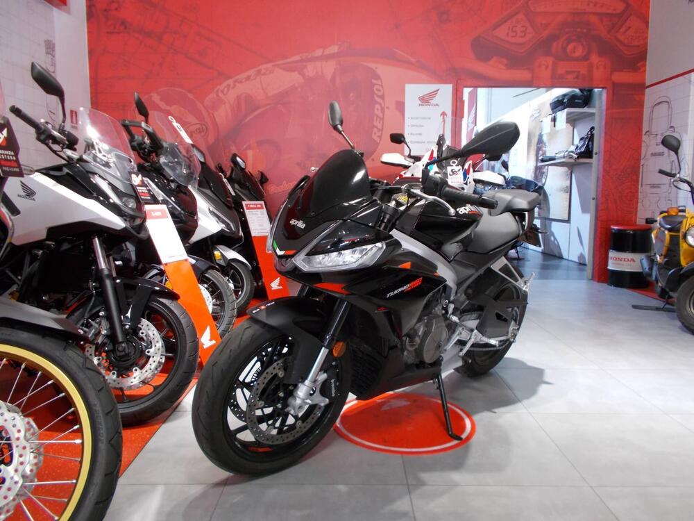 Aprilia Tuono 660 Factory (2022 - 24) (3)