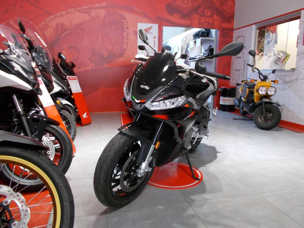 Aprilia Tuono 660 Factory (2022 - 24) (4)