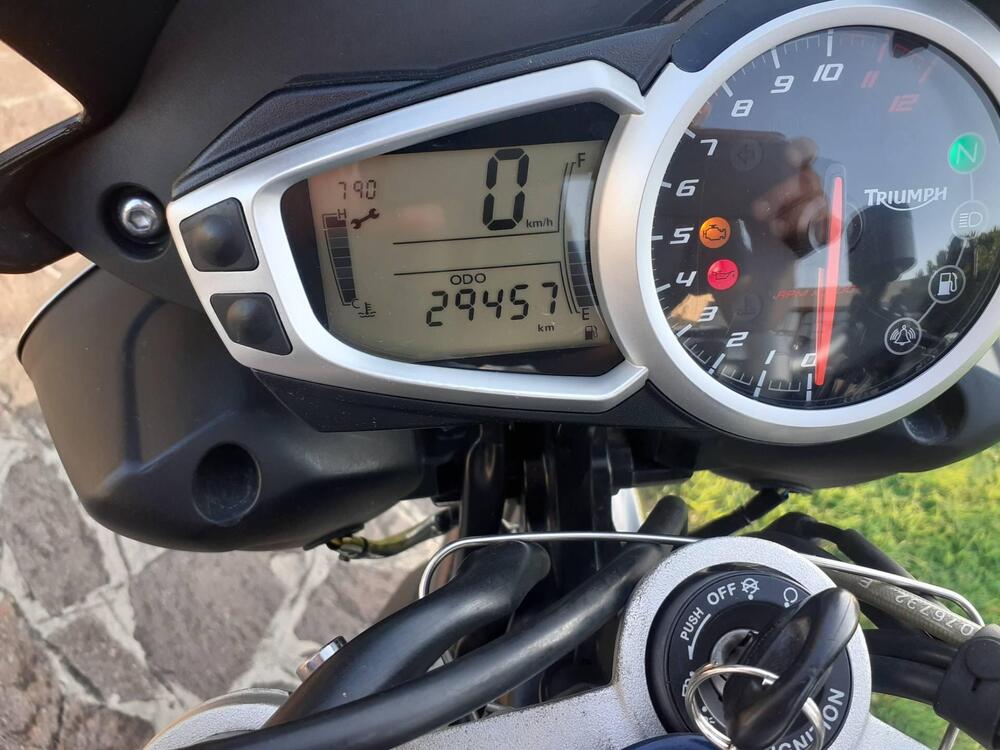 Triumph Speed Triple 1050 R ABS (2011 - 15) (5)