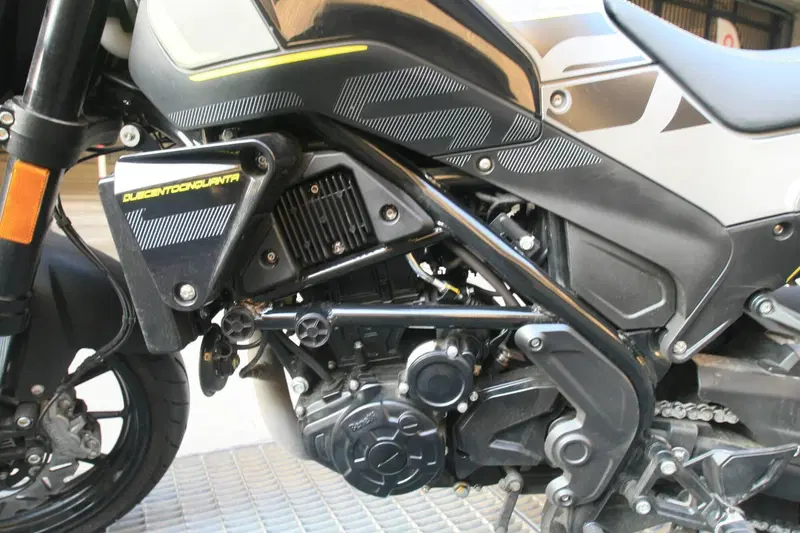 Benelli Leoncino 250 (2021 - 25) (6)