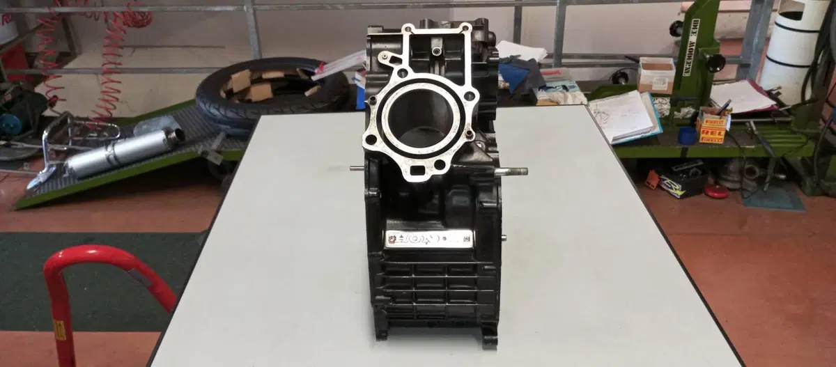 Carter motore Honda cx 500 turbo (2)
