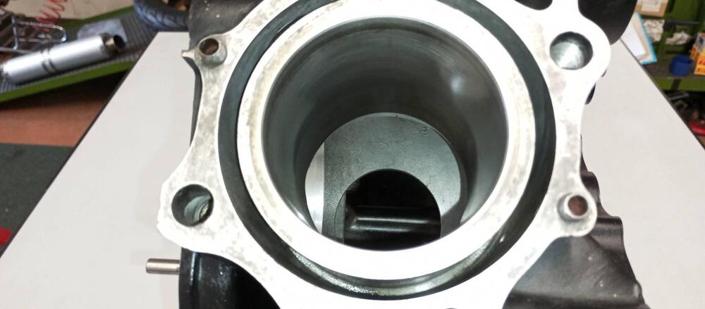 Carter motore Honda cx 500 turbo (3)