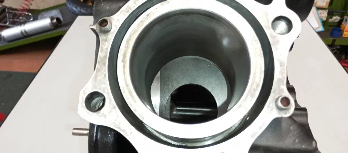 Carter motore Honda cx 500 turbo (3)
