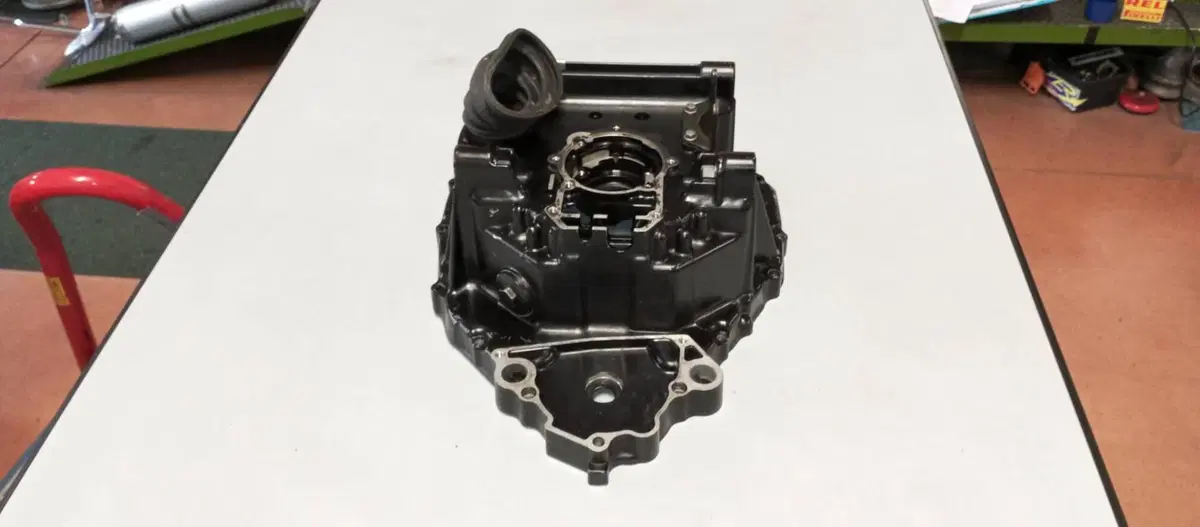 CARTER USCITA CARDANO HONDA CX500 TURBO (3)