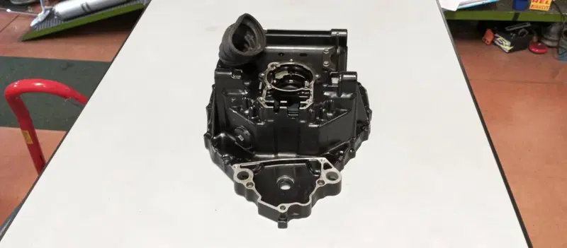 CARTER USCITA CARDANO HONDA CX500 TURBO (3)
