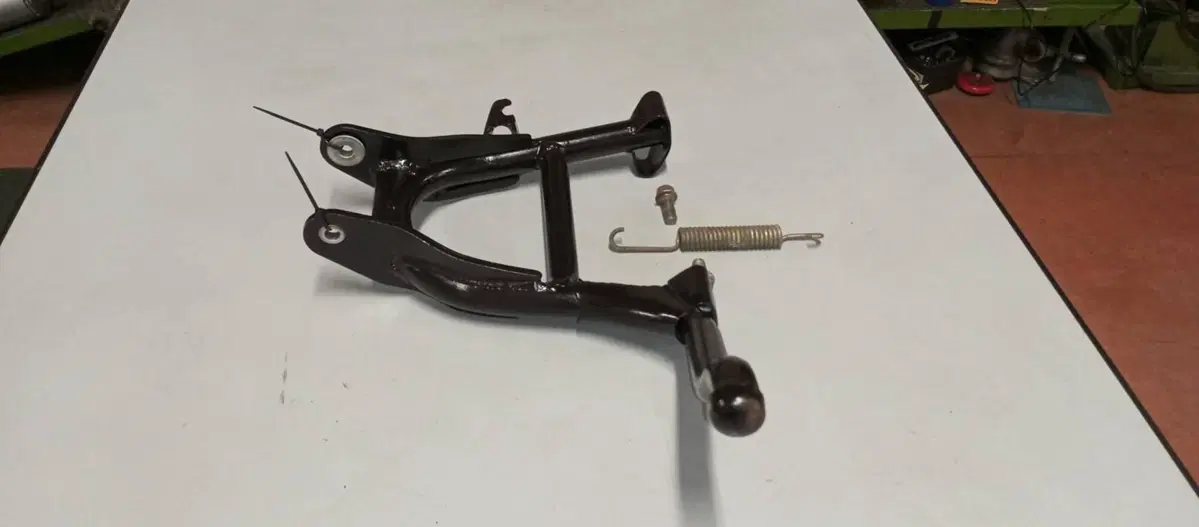 CAVALLETTO CENTRALE HONDA CX500 TURBO (4)