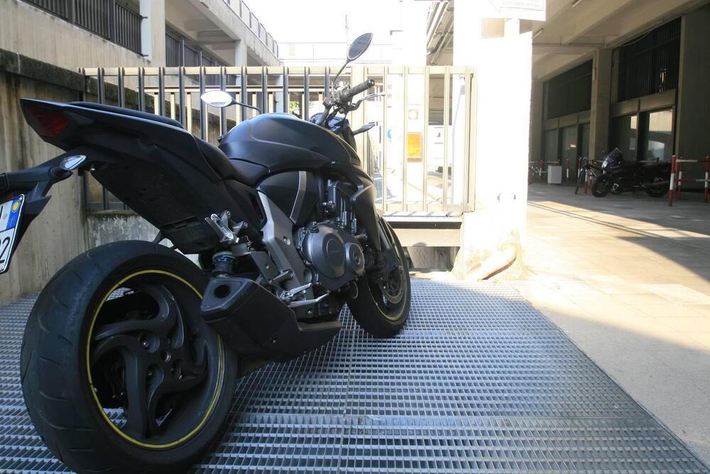 Honda CB 1000 R (2008 - 10) (4)