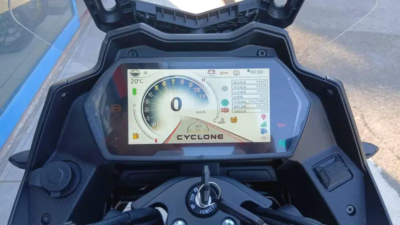 Cyclone RX600 (2025 - 26) (4)
