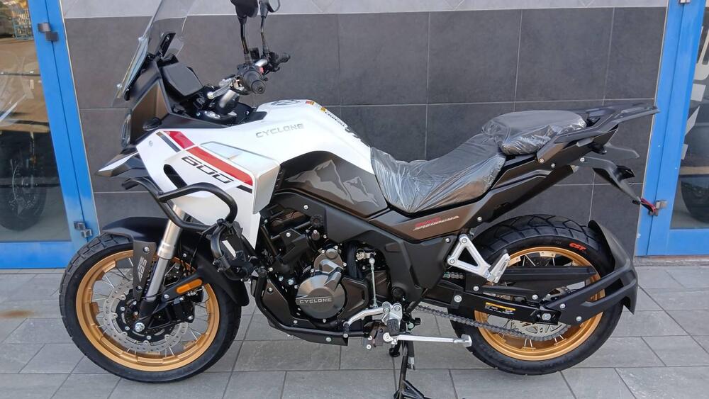 Cyclone RX600 (2025) (5)