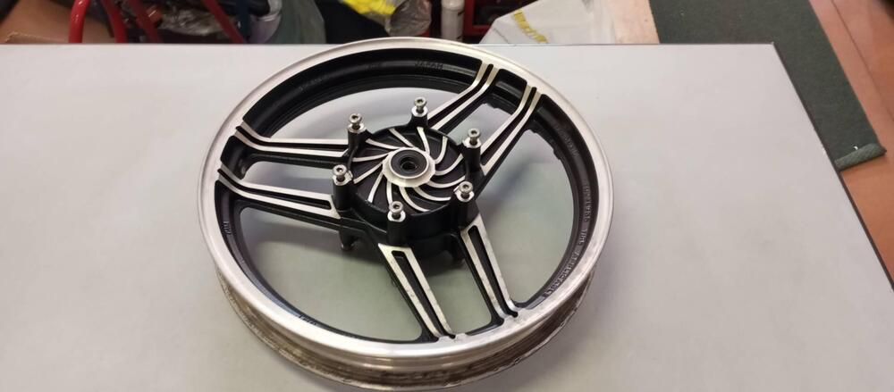 CERCHIO ANTERIORE HONDA VF750C RC07