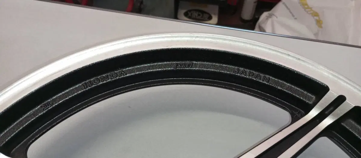 CERCHIO ANTERIORE HONDA VF750C RC07 (2)